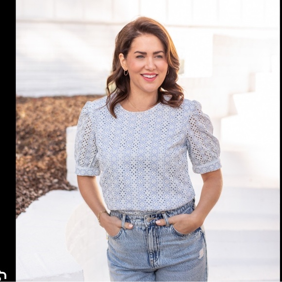 Jillian Harris X Joe fresh collab eyelet puff sleeve blue top- XL - Picture 1 of 4